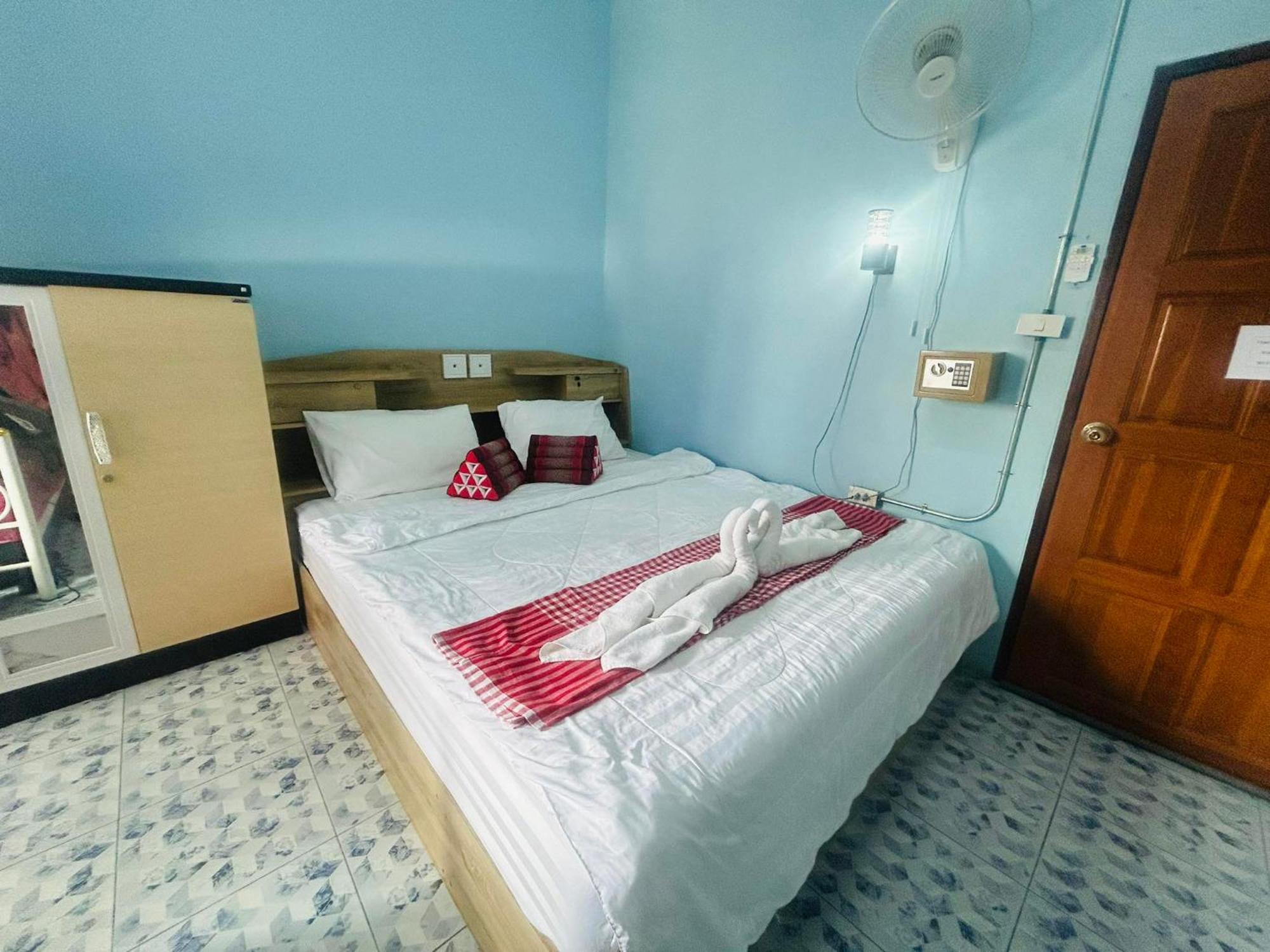 Noot'S Bar And Guesthouse كانتْشانابوري المظهر الخارجي الصورة