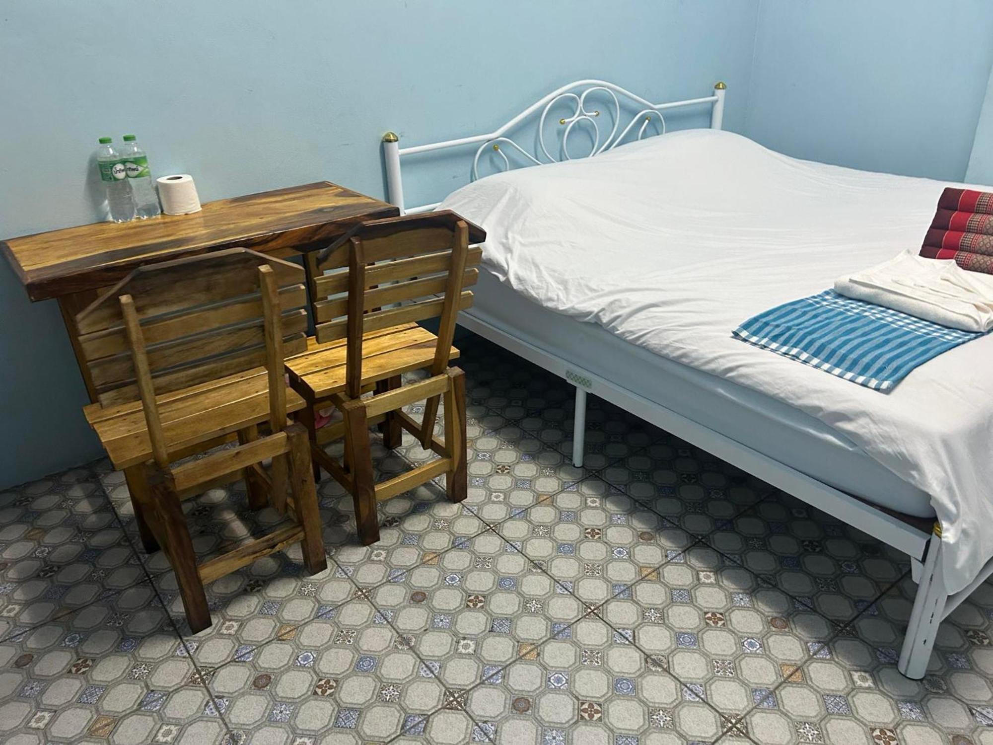 Noot'S Bar And Guesthouse كانتْشانابوري المظهر الخارجي الصورة