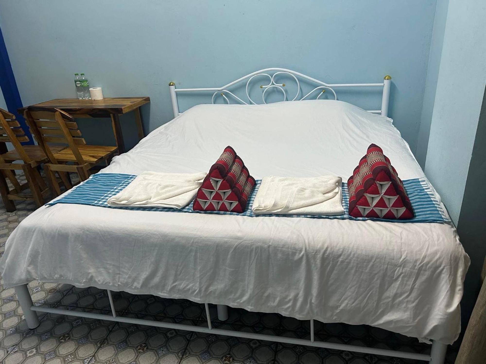 Noot'S Bar And Guesthouse كانتْشانابوري المظهر الخارجي الصورة